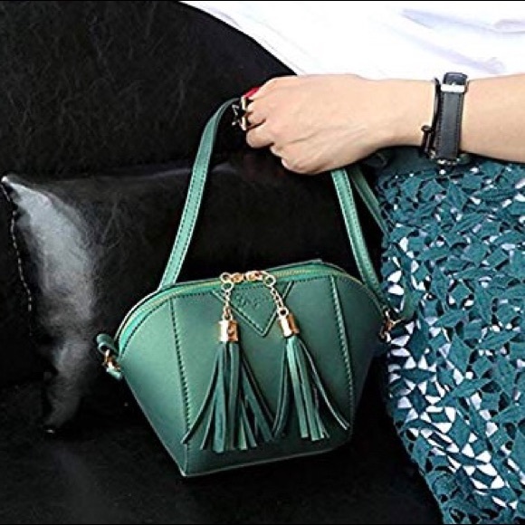 🧚🏾‍♀️Fashion Tote🧚🏾‍♀️ - Picture 2 of 3